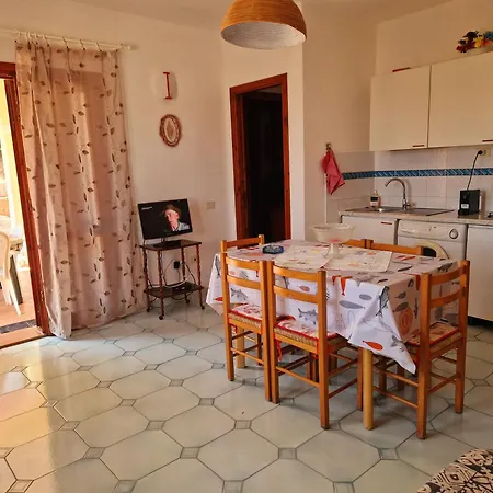 Da Mario E Maria Apartment Aglientu